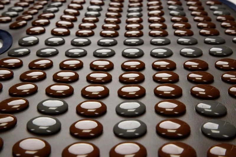 Близък план на керамичните дискове на MHP-100 — турманиева керамика и нано-диамантен турманий